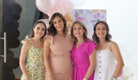  Valeria Gutiérrez, Estefanía Gutiérrez, Pilar Márquez y Diana Gutiérrez.