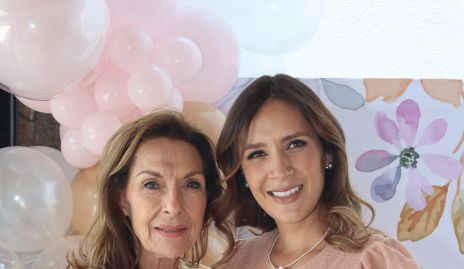  Pilar López y Estefanía Gutiérrez.