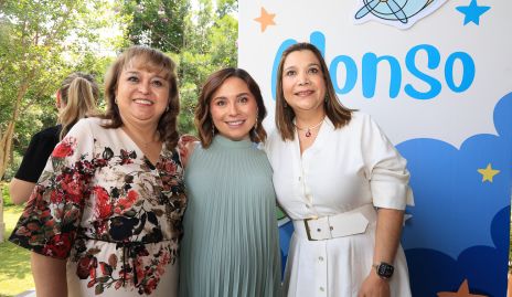  Betty Vázquez, Margot Uría y Maribel Posadas.