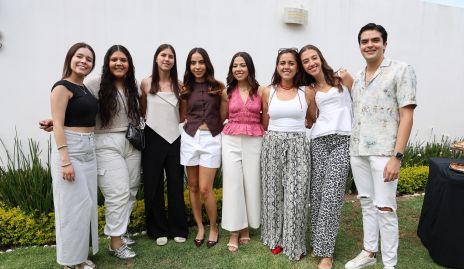  Marijó Bringas, Ana Torres, Natalia González, Mariana Anaya, Ale Michel, Natalia Rentería, Moni Michel y Kevin Hervert.