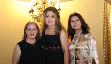 Mari de Oliva, Paty de Díaz y Paula González.