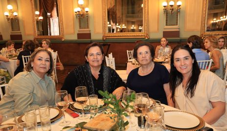  Rocío Fernández, Lupita Fernández, Rosalina Arreola y Gaby Viramontes.