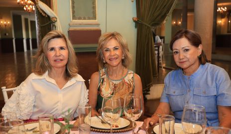  Patricia Acosta, Gloria Estrada y Coco Méndez.