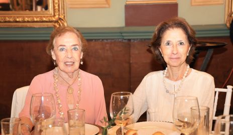  Anna Astrid Werge y Martha Salgado.