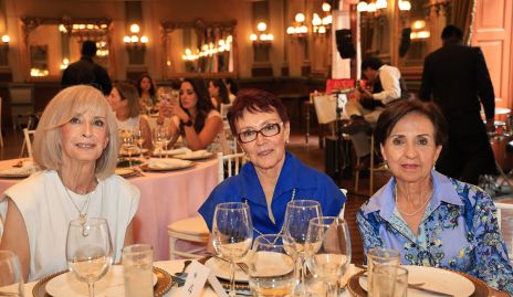  Guadalupe Herrán, Lucía MArtíjnez y Leticia MArtínez.