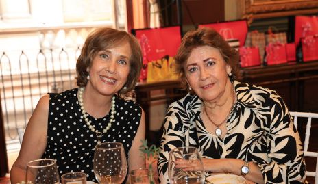 Ana Brueggeroff y Sara Rodríguez.