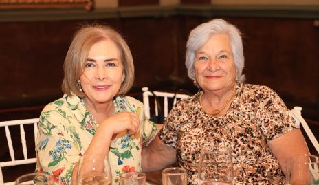  Ana Rosa Martínez y María Elena Siller.