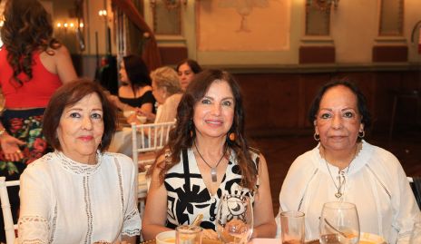  Ángeles Guerra, Martha Elena Aguilar y Carmen Fernández.