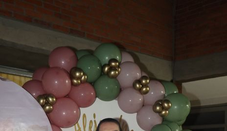  Yoya Galarza con sus nietos Ale y Franco Conde.