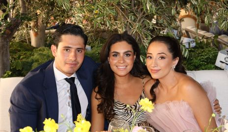  Emilio Zendejas, Leticia Sánchez y Claudia de los Santos.