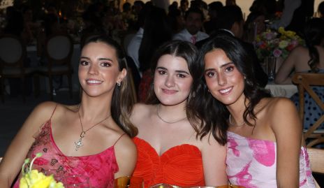 Francesca Hinojosa, Christiann Cambeces y Fernanda Morales.
