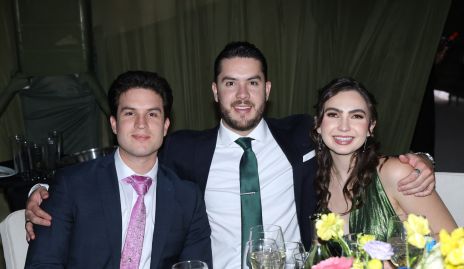  Carlos Cosío, Raúl Cosío y Natalia Herrán.