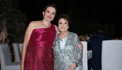  Gabriela Gómez con su mamá Gela Valle.