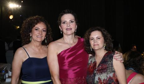  Teté González, Gabriela Gómez y Gaby González.
