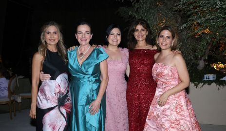  Tania de Osuna, Lourdes Gómez, Christianne Esper, Patricia Silos y Nelly Esper.