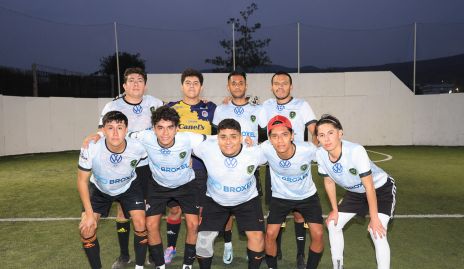  Clovers FC.