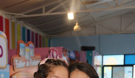  Ceci Castelo con su hija Ana Paula Ramírez.