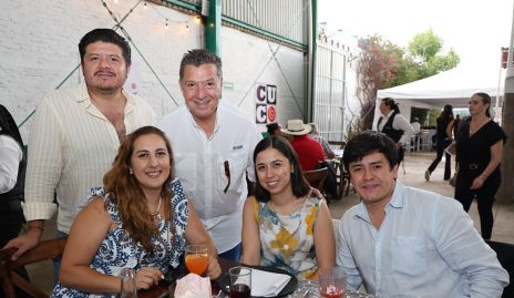  Yael, María González, Gabriel González, Alejandra González y Elías Santiago.