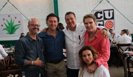  Memo Meade, Ernesto Esquivel, Gabriel González, Rodrigo Santos y Carla del Sol.