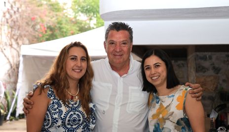  María, Gabriel y Alejandra González.