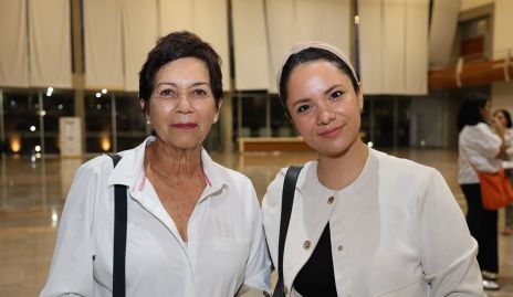 María González y Alejandra Girón.