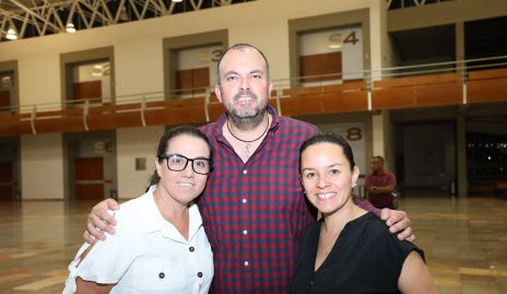  Belén Leboreiro, Andrés Vázquez y Moni Estrada.