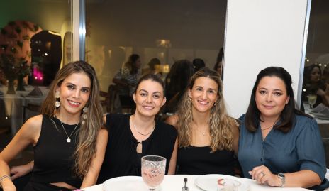  Giselle Stahl, Carla Rocha, Georgina Ramos y Susana Lozano.
