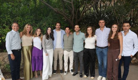  Familia Hernández, Mauricio Villalobos, Guille Hernández,  Elizabeth Treviño, Mariana Alcalá, Juan Pablo Torre, Miguel, Andrés y Sofía Torres, Santiago Labastida, María Emilia y Jorge Eugenio Torre.