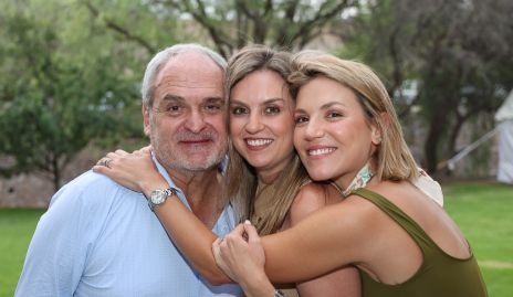  Eugenio Torre con sus hijas Guille y Sofía.