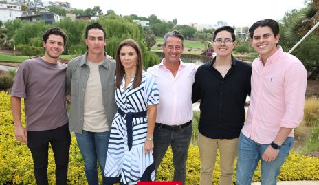  Marcelo y Juan Carlos Castillo, Lupita Mercado, Manuel González, Oscar González y Alejandro González.