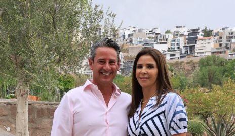  Manuel González con su esposa Lupita Mercado.