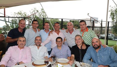  Claudio Bárcena, Javier Fernández, Alejandro Rivera, Manuel González, Caly Hinojosa, Huicho Fernández, Samuel Tacea, Manuel González, Checo Quibrera, del Bosque y Agustín Loyo.