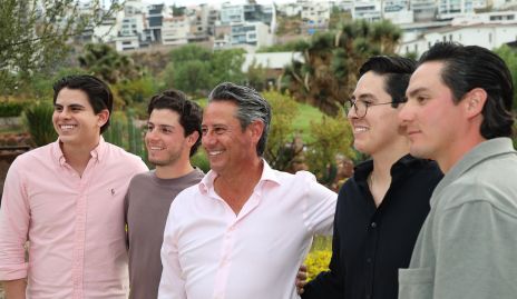  Alejandro González, Marcelo Castillo, Manuel González, Oscar González y Juanca Castillo.