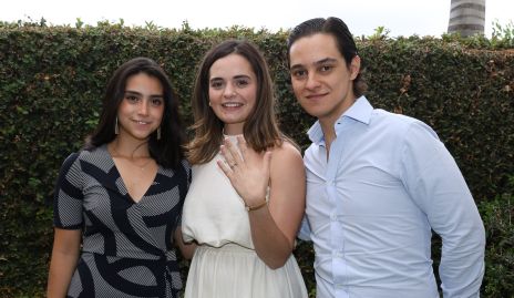 Valentina Eternod, Gabriela Martins y Mauricio Lasso de la Vega.