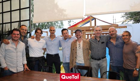  Hugo Vidal, Alejandro Torres, Juan Carlos Valladares, Oscar Estrada, Luis Fernando Lozano, Jorge Mauricio, Chema Rosillo, Toño Lozano y Arturo González.