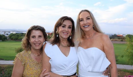  Anilú Adrián, Oti Ruiz y Elizabeth Eichelmann.
