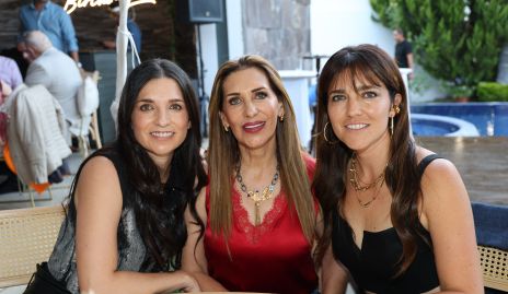  Carla Moreno, Mónica Celis y Mónica Moreno.