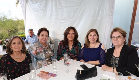 Rosy Padilla, Claudia Sierra, Patricia Gómez, Ana Cris de García y Mercedes Reynoso.