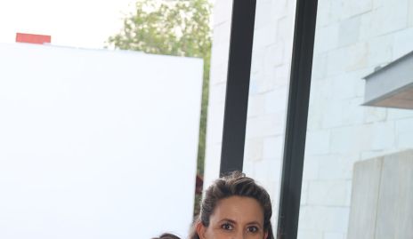  Pía Benavente, Erika Rodríguez y Paola Ascanio.
