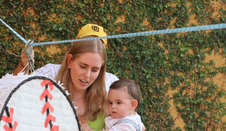  Ingrid Velasco con su hijo Rafael.