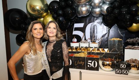  Coco y Vicky Canseco.