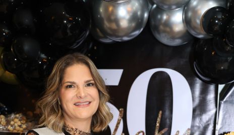  Vicky Canseco.