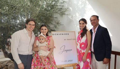  Diego Padilla, Ana María Meade, Mariana Llaguno y Javier Amozorrutia con Joaquina.