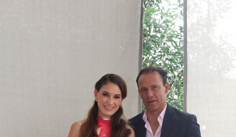  Mariana Llaguno y Javier Amozorrutia con sus hijas Joaquina y Cayetana.