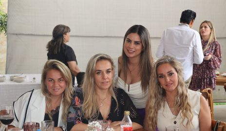  Monse Torres, Mónica Torres, Bárbara Berrones y María Torres.