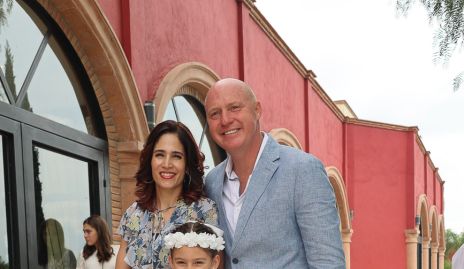  Jordi Vilet y Patricia Vergara con su hija Cecilia.