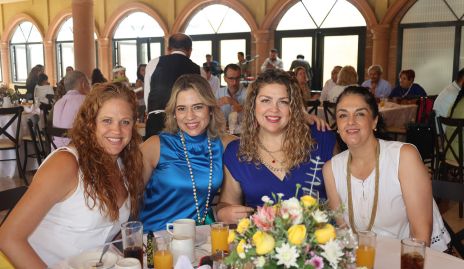  Elisa Vilet, Marisa García, Karla Vilet y Caro Abud.