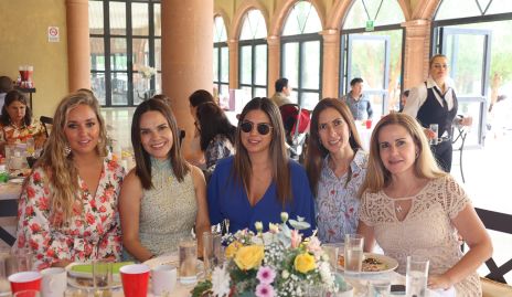  María Torres, Ale Díaz de León, Bárbara Rojo, May Chávez y Michelle Baeza.