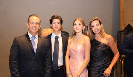  Eduardo Espinosa, Lucas Espinosa, Miranda Gutiérrez y Ceci Limón.