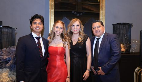  Diego González, Isabela Fernández, Fabiola González y Arturo Fernández.